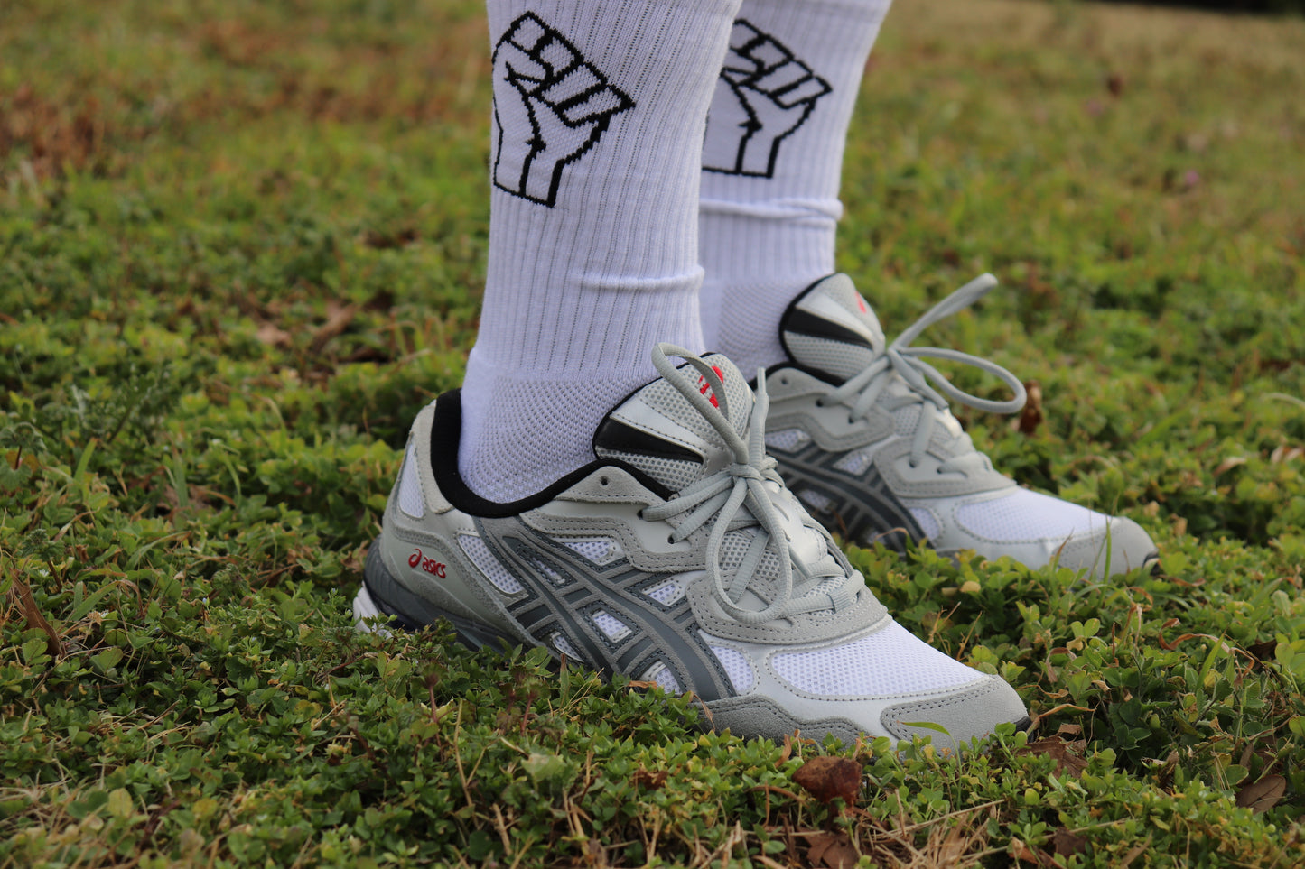 Moshen Performance Crew Socks
(White/Black)